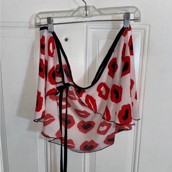 Diamond Supply One Size Lip Pattern Sarong - Picture 3 of 4